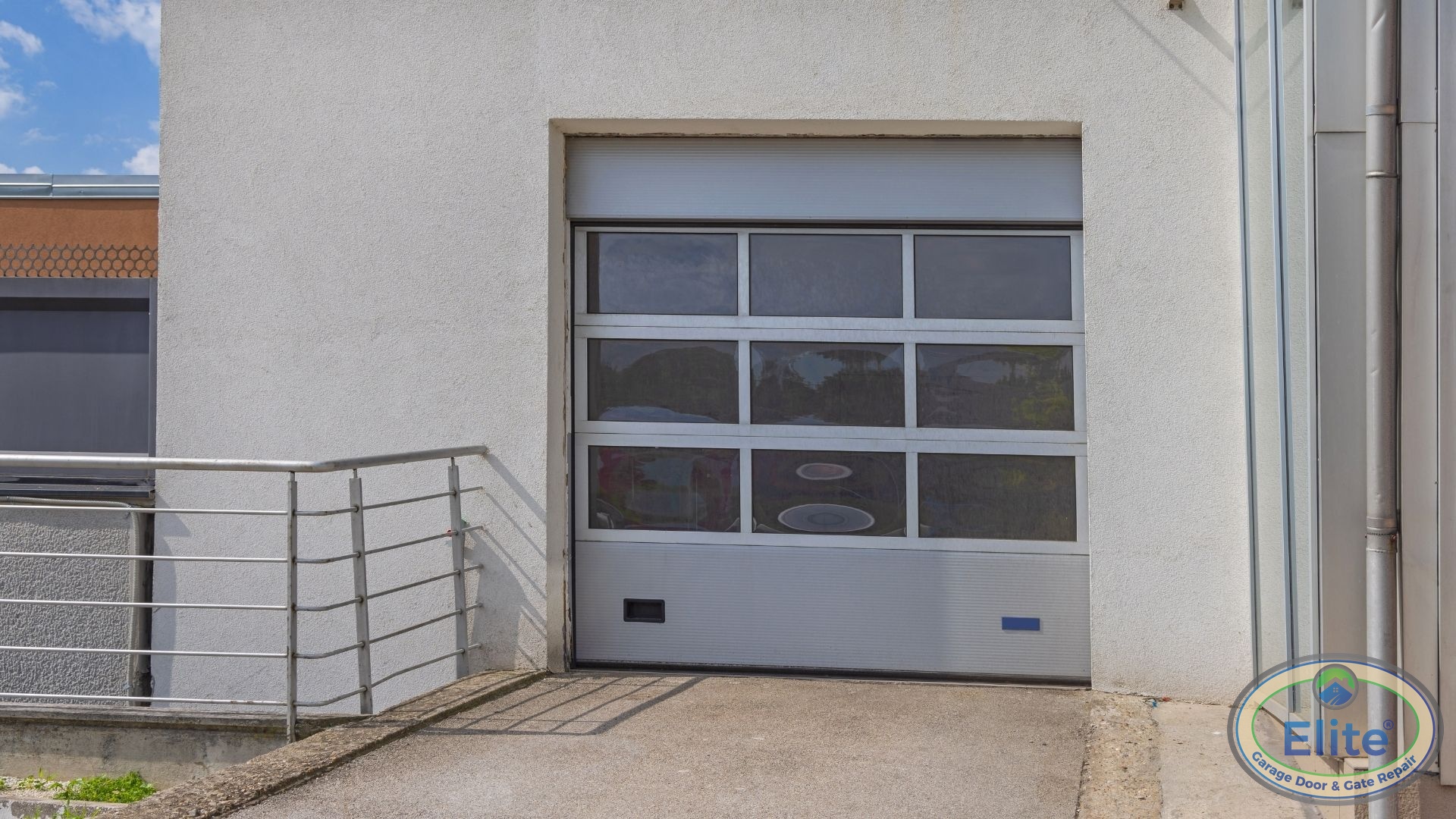 Warning Signs During the Service Call - Common Scams in the Garage Door Industry (and How to Avoid Them)