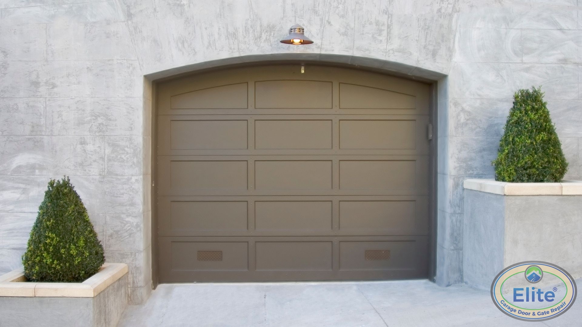 What Damage Should I Look For? - Emergency Repair: What to Do if a Car Hits Your Garage Door
