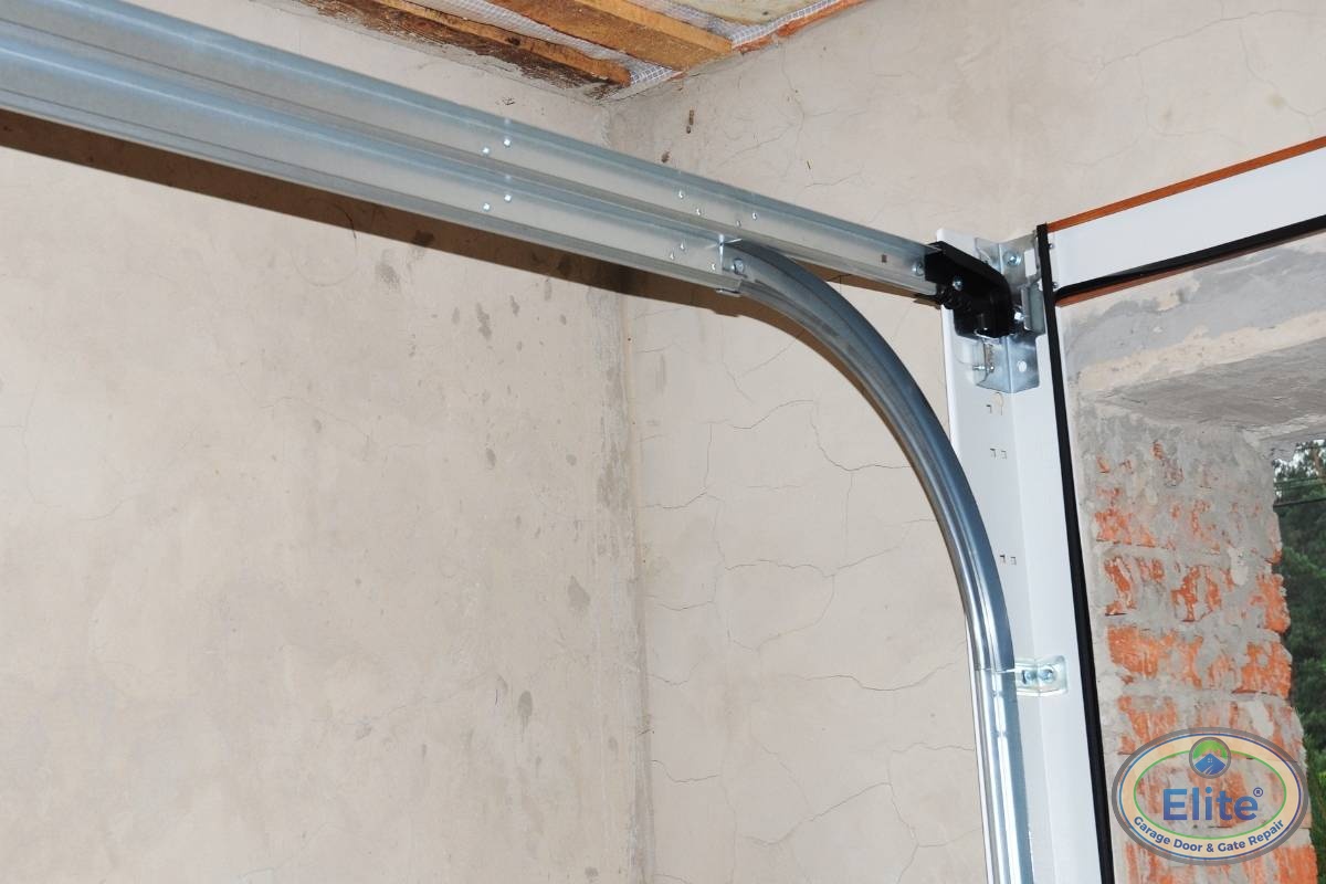 What Type of Windows Should You Add to Your Garage Door? - Customizing Your Garage Door: Windows, Hardware, and Color
